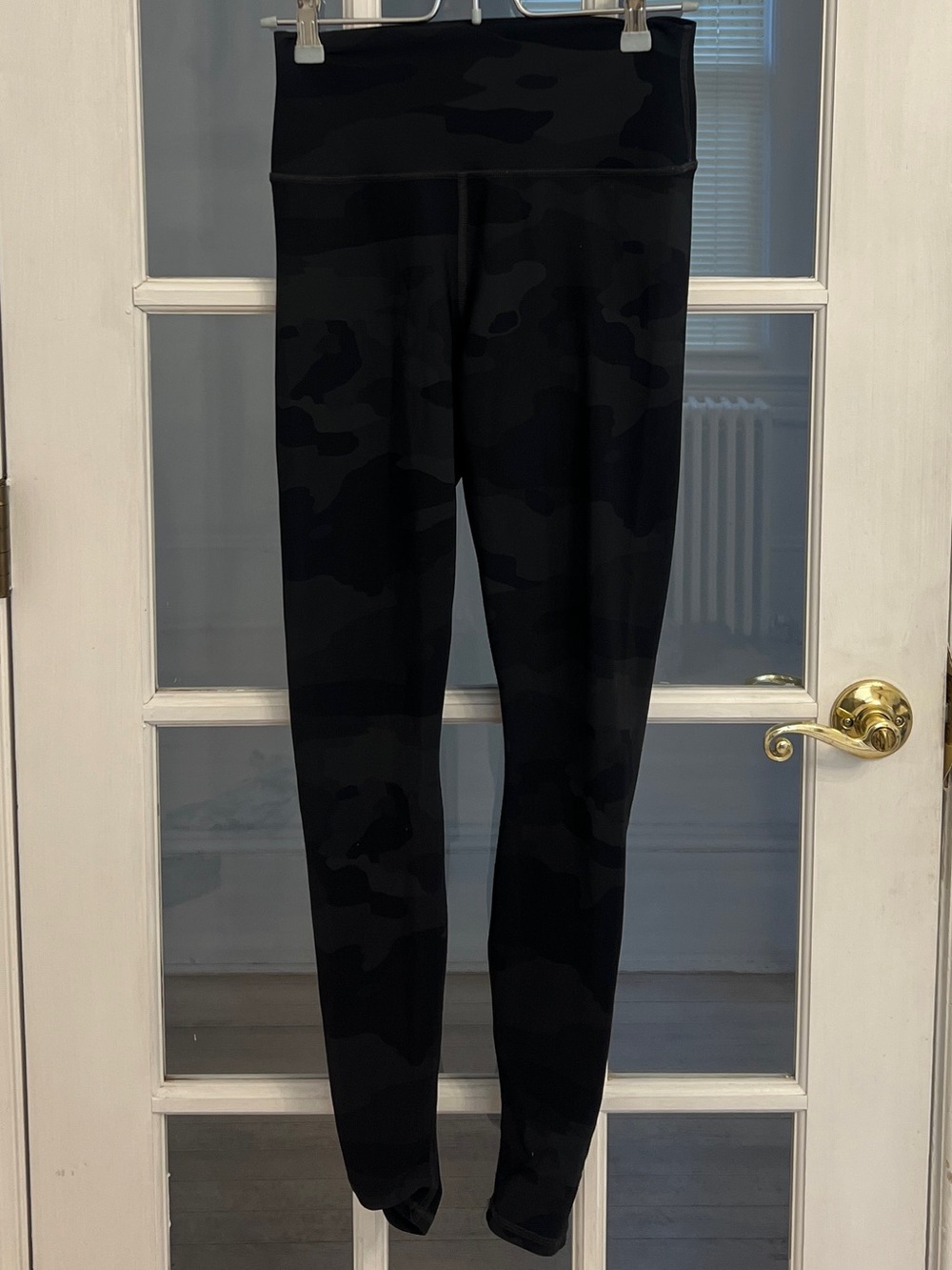ALO YOGA Women’s Black Camo Print Full Length Active Leggings Size S
